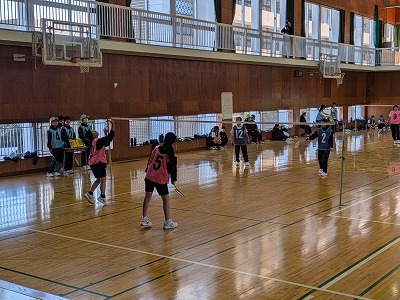 蹴って、打って！中学2年球技大会