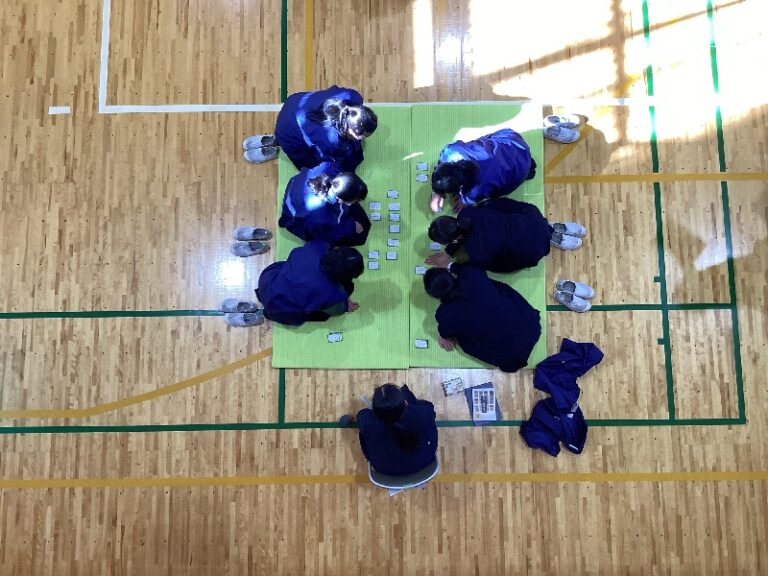 中学校 百人一首大会の開催